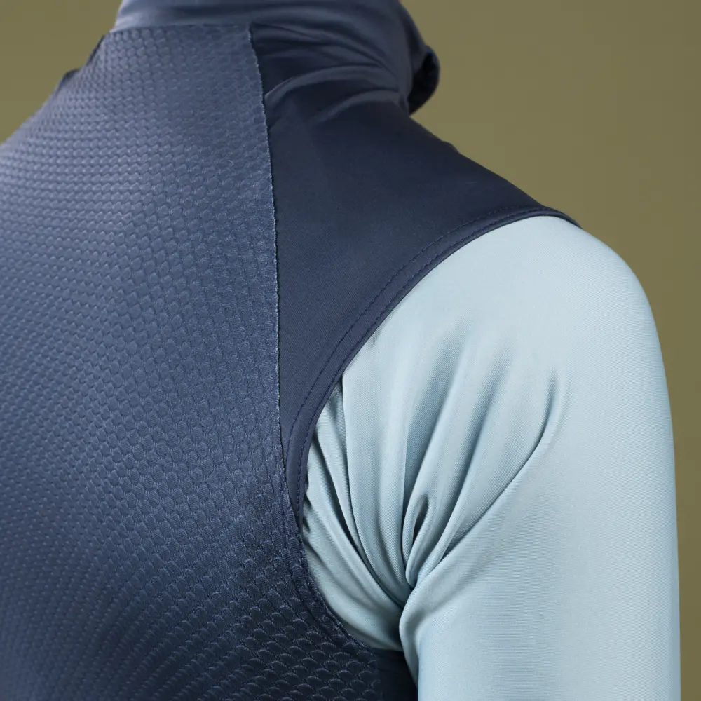Gilet with zipper